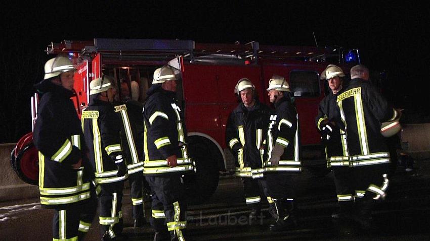 A 1 bei Euskirchen Reisebus komplett ausgebrannt P34.jpg